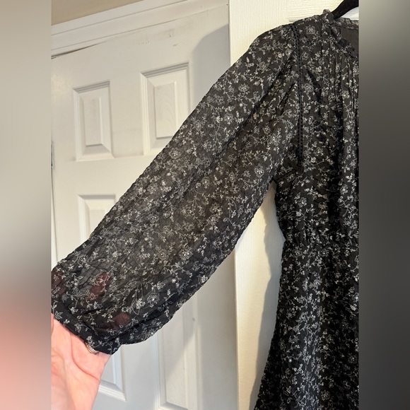 Madewell Ruffle-Neck Button-Front Mini
Dress in Dotted Vines medium - Picture 7 of 14